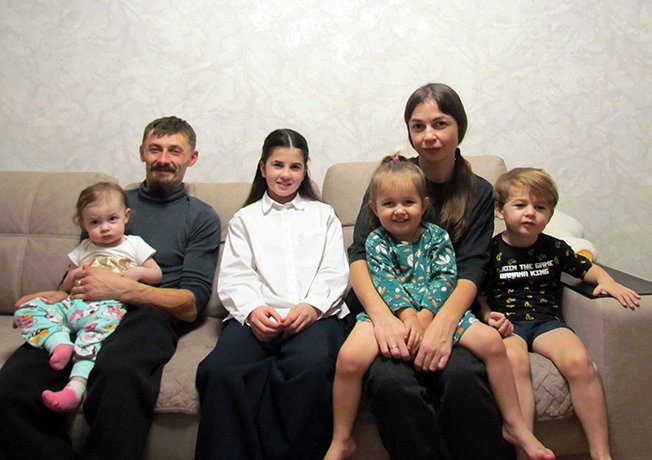 Из города в село