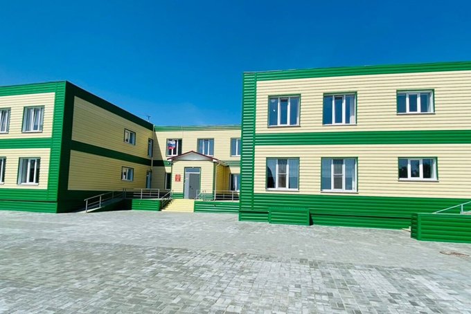 Губернаторам российских регионов поручено взять на особый контроль стройку и капремонт объектов образования