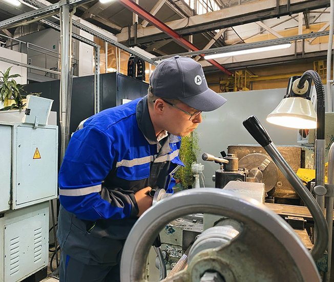 Курские фрезеровщики и токари борются за звание лучших